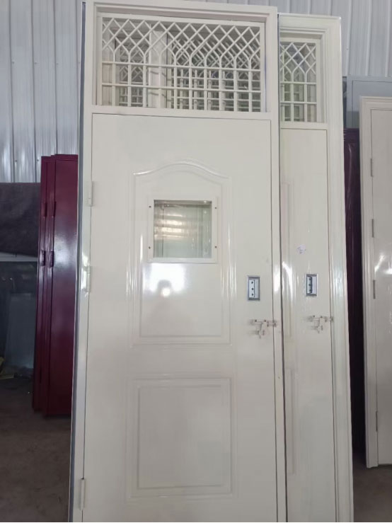 同仁学校教室门