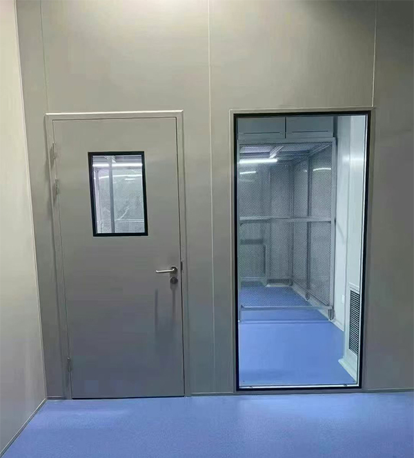 学校教学楼完成同仁防火门标准化安装